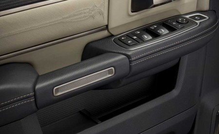 2019 Ram 2500 Heavy Duty Interior Detail Wallpapers 450x275 (31)