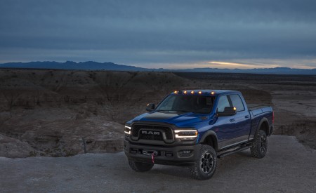 2019 Ram 2500 Power Wagon (Color: Blue Streak) Front Three-Quarter Wallpapers 450x275 (18)