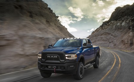 2019 Ram 2500 Power Wagon (Color: Blue Streak) Front Three-Quarter Wallpapers 450x275 (19)