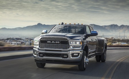 2019 Ram 3500 Heavy Duty Limited Crew Cab Dually Front Wallpapers 450x275 (15)