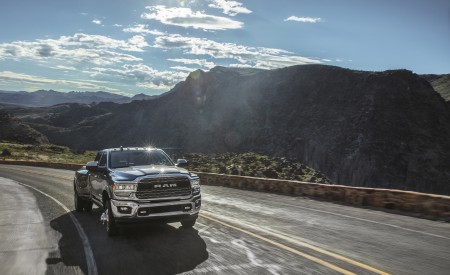 2019 Ram 3500 Heavy Duty Limited Crew Cab Dually Front Wallpapers 450x275 (2)