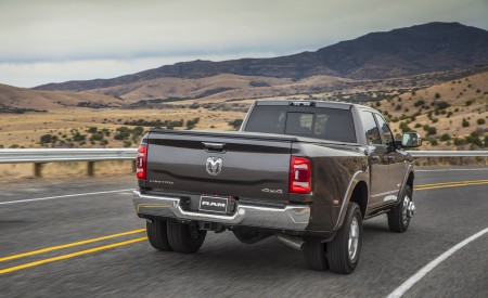 2019 Ram 3500 Heavy Duty Limited Crew Cab Dually Rear Three-Quarter Wallpapers 450x275 (3)
