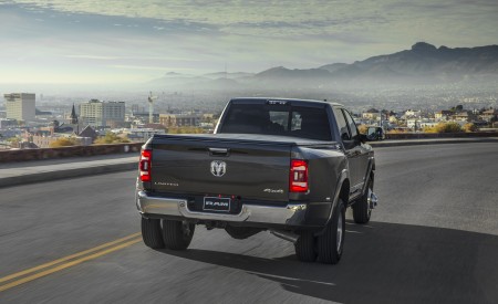 2019 Ram 3500 Heavy Duty Limited Crew Cab Dually Rear Wallpapers 450x275 (19)