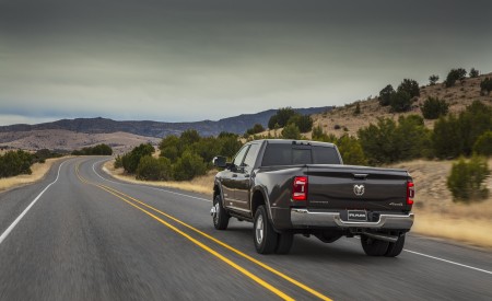 2019 Ram 3500 Heavy Duty Limited Crew Cab Dually Rear Wallpapers 450x275 (4)