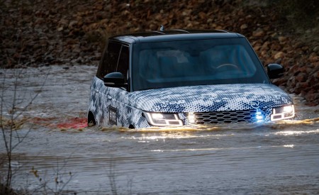 2019 Range Rover Sentinel Armored Vehicle Testing Wallpapers 450x275 (11)