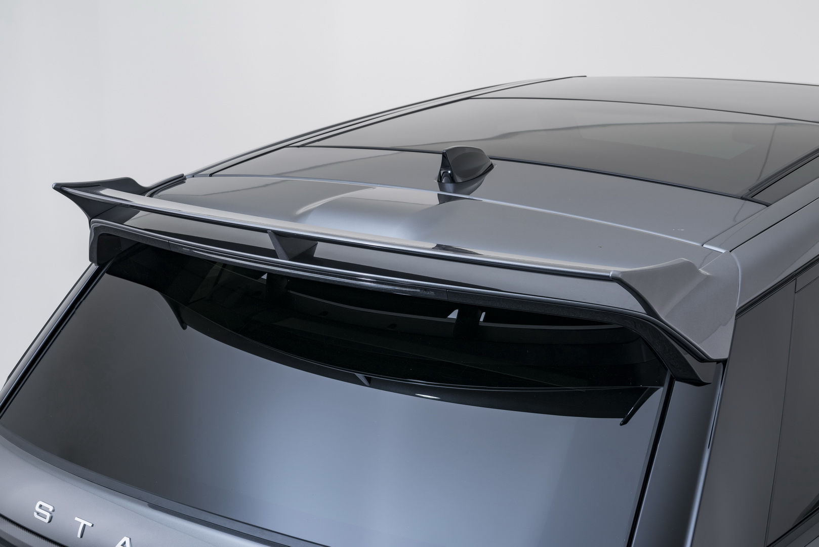 2019 STARTECH Range Rover Sport Spoiler Wallpapers (7)