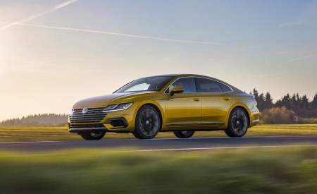 2019 Volkswagen Arteon R-Line Front Three-Quarter Wallpapers 450x275 (2)