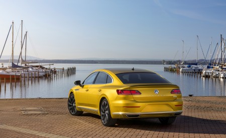 2019 Volkswagen Arteon R-Line Rear Three-Quarter Wallpapers 450x275 (5)