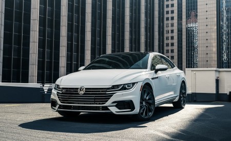 2019 Volkswagen Arteon R-Line (US-Spec) Front Wallpapers 450x275 (8)