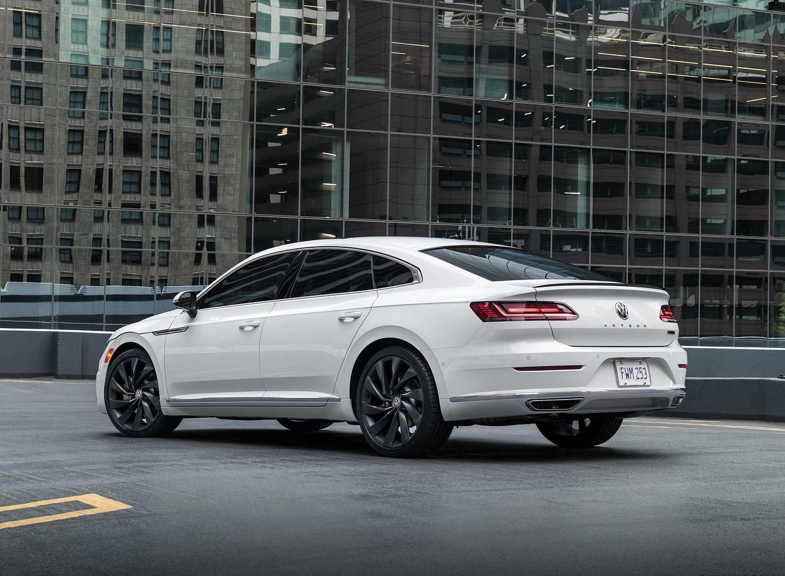 2019 Volkswagen Arteon R-Line (US-Spec) Rear Three-Quarter Wallpapers (9)