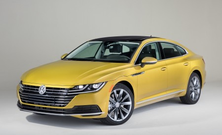 2019 Volkswagen Arteon (US-Spec) Front Three-Quarter Wallpapers 450x275 (11)