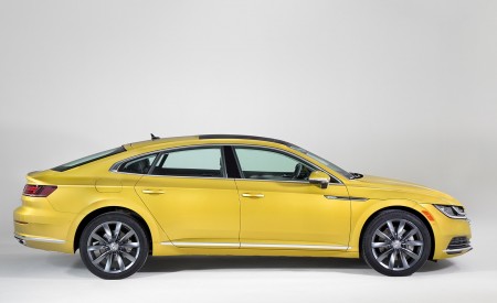 2019 Volkswagen Arteon (US-Spec) Side Wallpapers 450x275 (15)