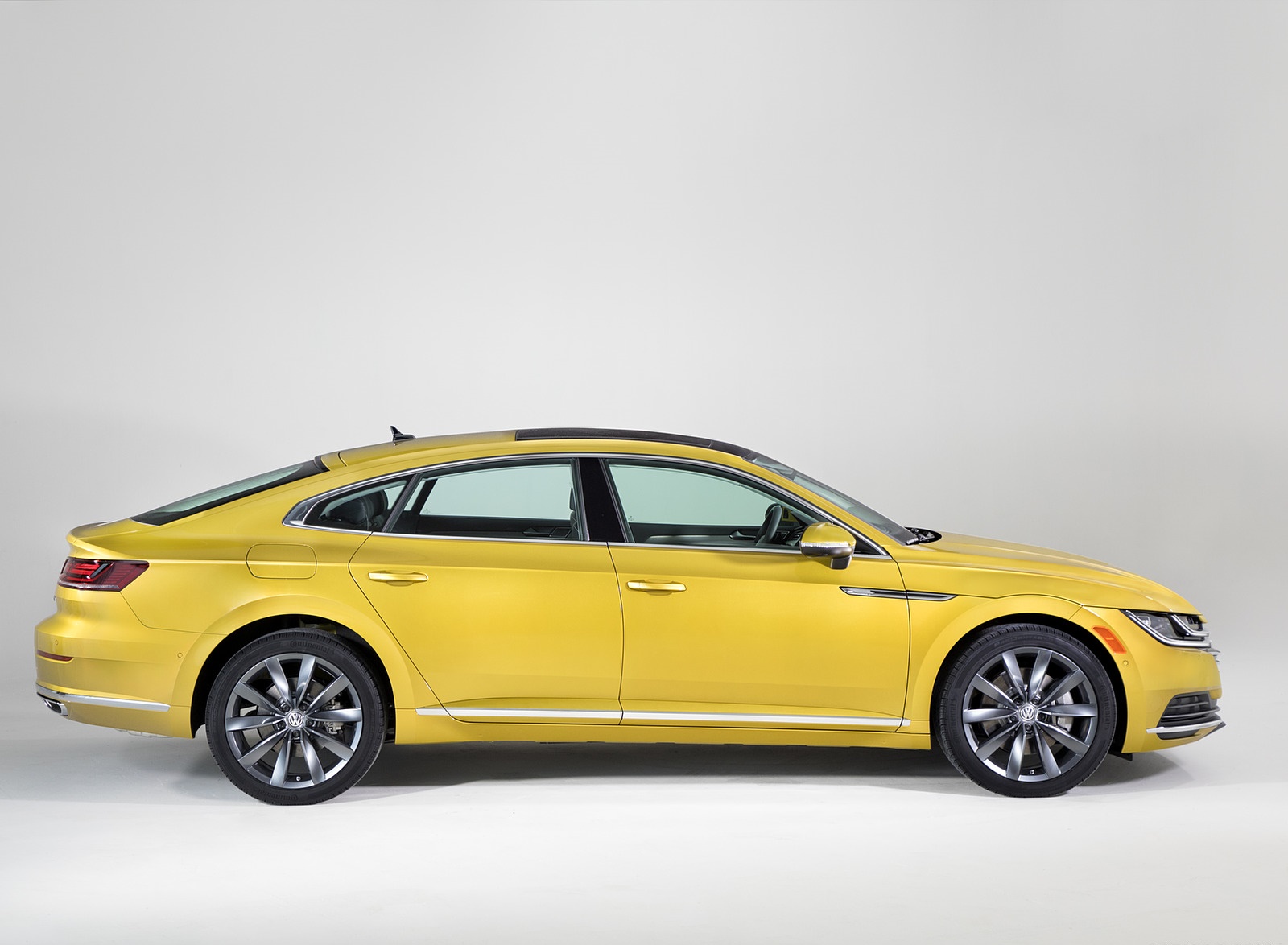 2019 Volkswagen Arteon (US-Spec) Side Wallpapers (15)