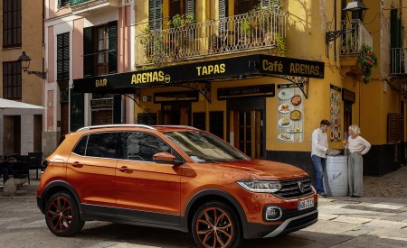 2019 Volkswagen T-Cross Front Three-Quarter Wallpapers 450x275 (19)