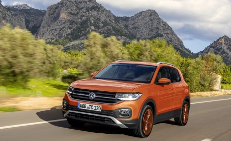 2019 Volkswagen T-Cross Front Three-Quarter Wallpapers 450x275 (2)