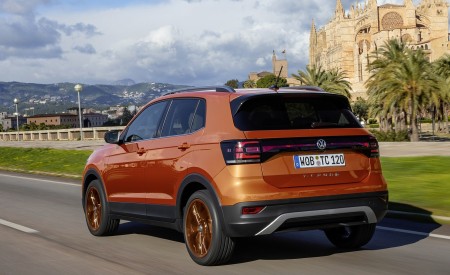 2019 Volkswagen T-Cross Rear Three-Quarter Wallpapers 450x275 (9)