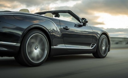 2020 Bentley Continental GT V8 Convertible Rear Three-Quarter Wallpapers 450x275 (97)
