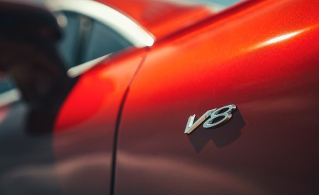 2020 Bentley Continental GT V8 Coupe Badge Wallpapers 450x275 (23)