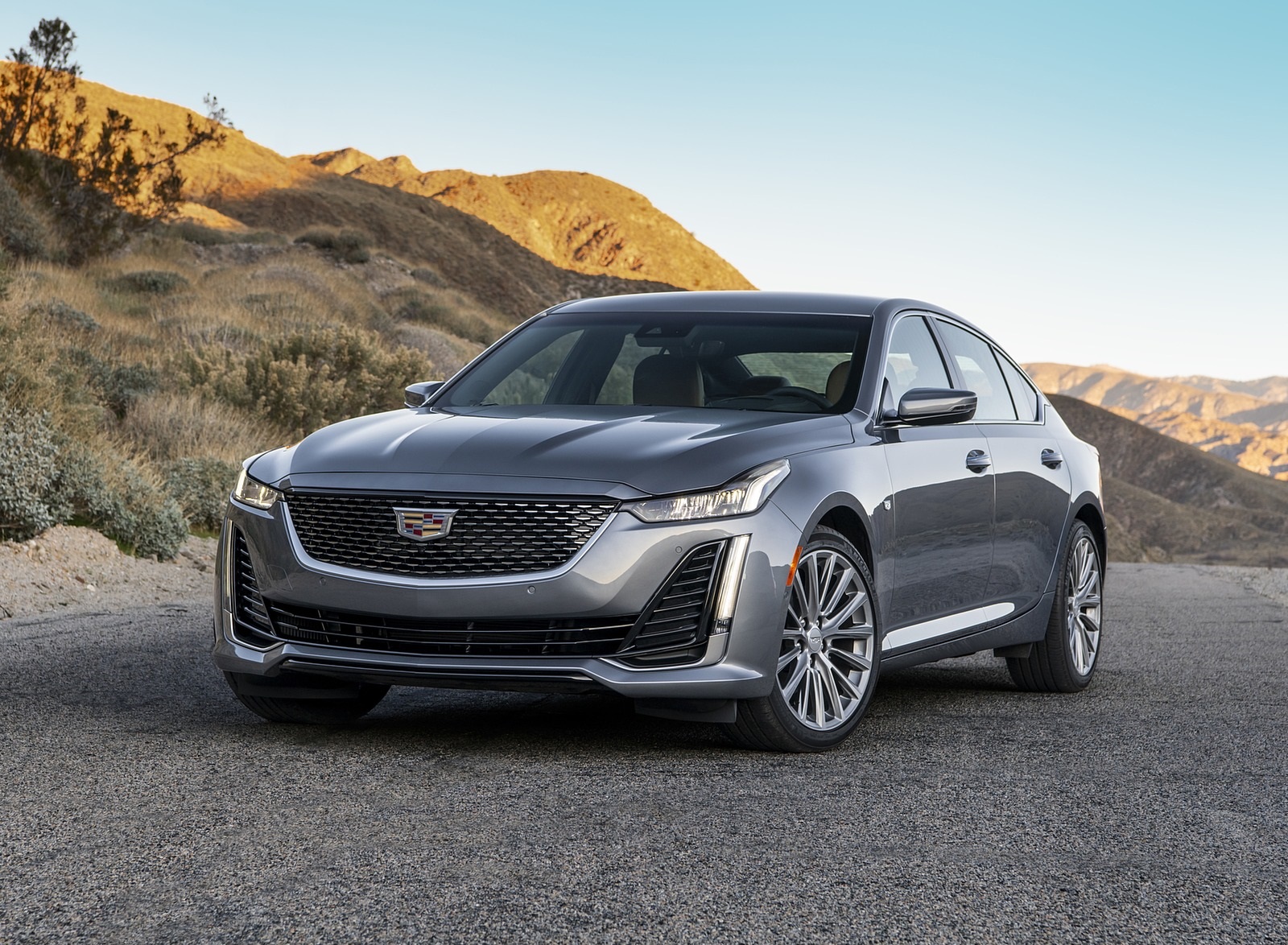 2020 Cadillac CT5 Premium Luxury Front Three-Quarter Wallpapers #4 of 29