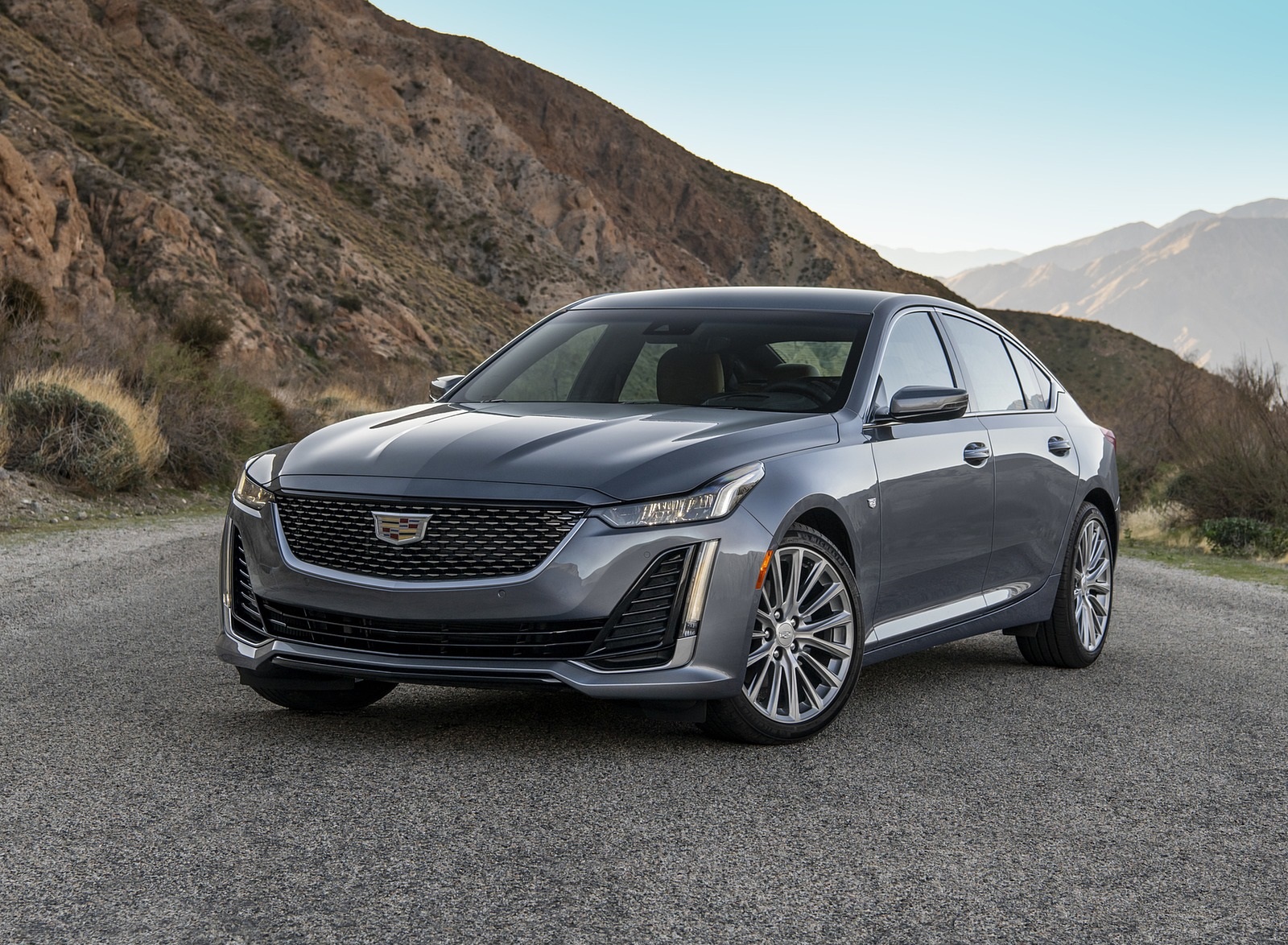 2020 Cadillac CT5 Premium Luxury Front Three-Quarter Wallpapers #5 of 29