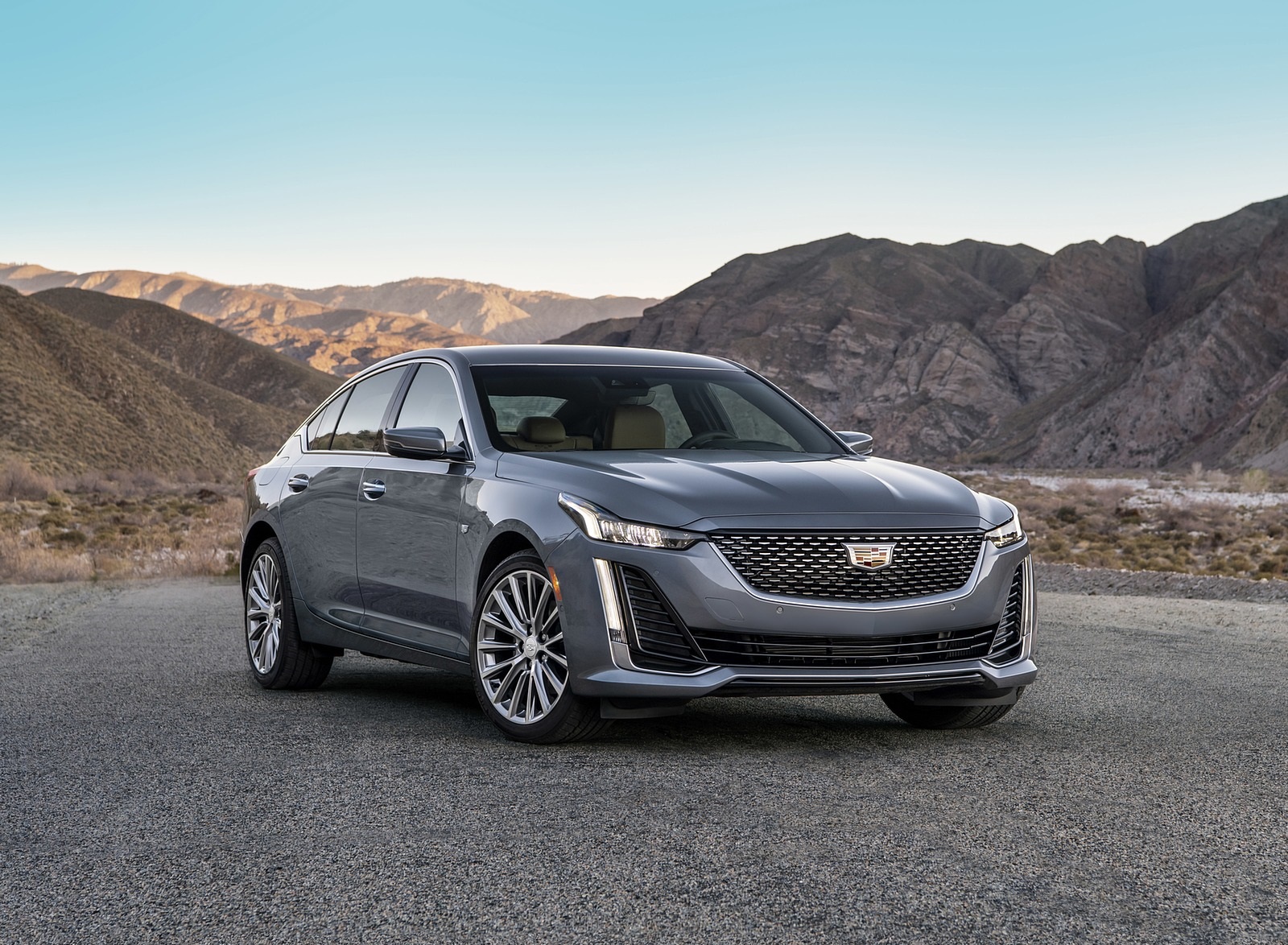 2020 Cadillac CT5 Premium Luxury Front Three-Quarter Wallpapers #6 of 29