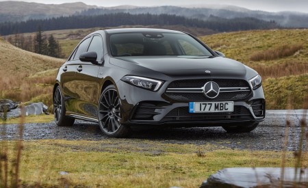 2020 Mercedes-AMG A 35 Sedan (UK-Spec) Front Three-Quarter Wallpapers 450x275 (24)