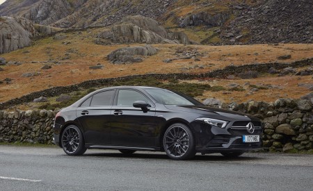 2020 Mercedes-AMG A 35 Sedan (UK-Spec) Front Three-Quarter Wallpapers 450x275 (12)