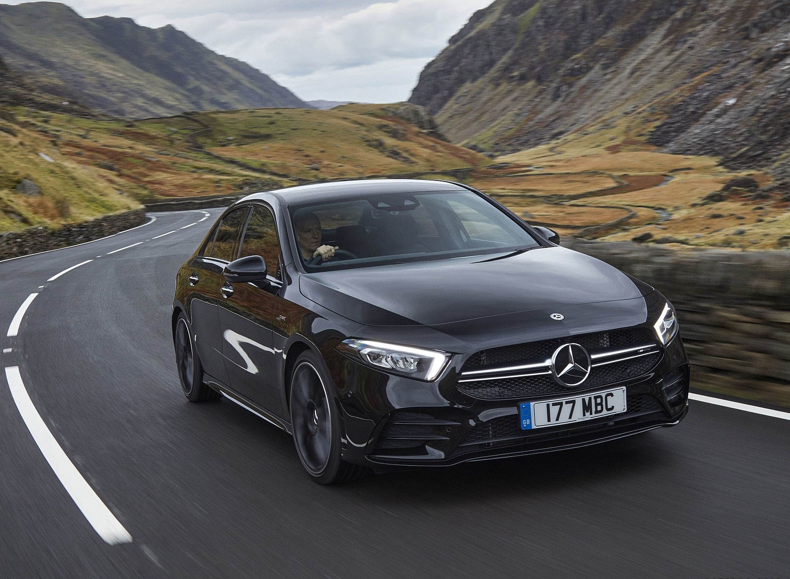 2020 Mercedes-AMG A 35 Sedan (UK-Spec) Front Three-Quarter Wallpapers (5)