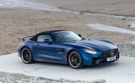 2020 Mercedes-AMG GT R Roadster (UK-Spec) Front Three-Quarter Wallpapers 450x275 (56)