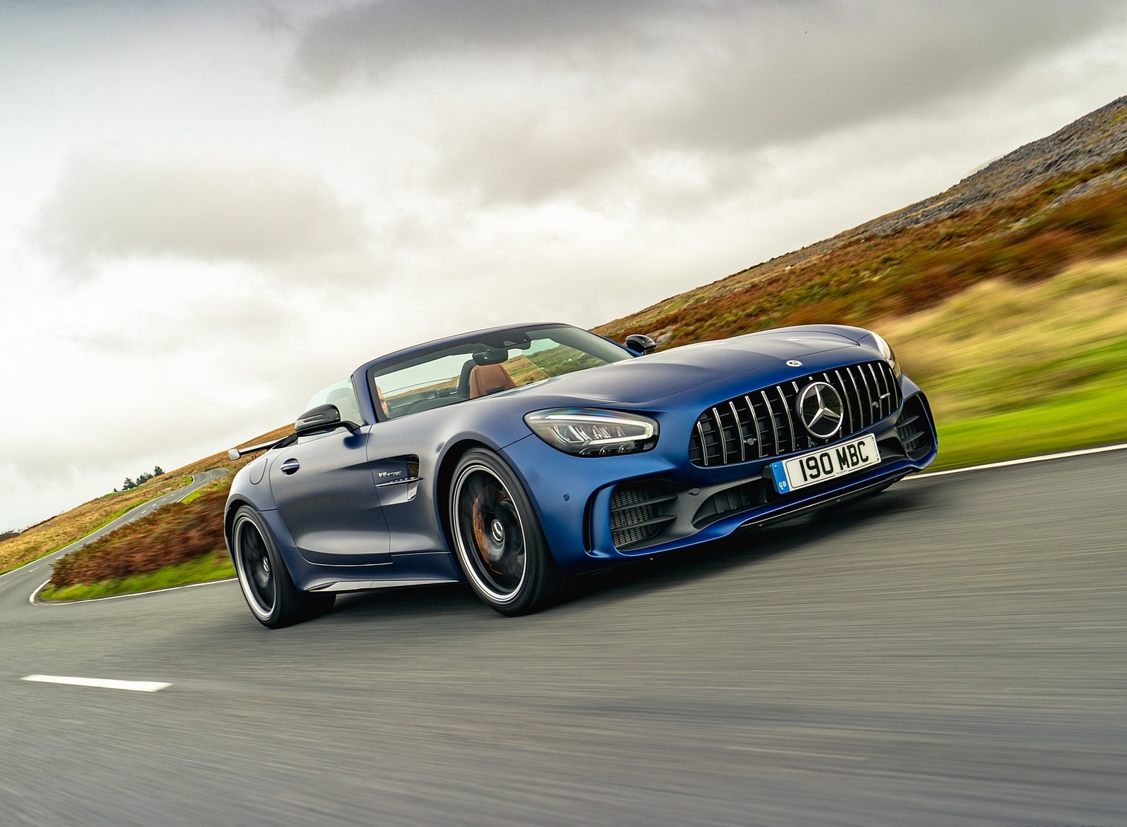 2020 Mercedes-AMG GT R Roadster (UK-Spec) Front Three-Quarter Wallpapers (2)