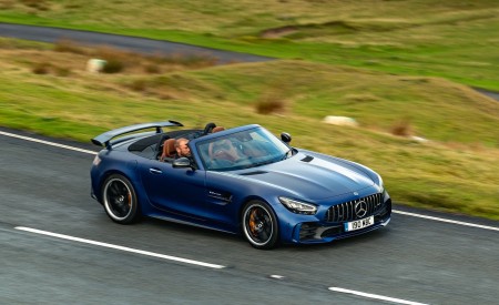 2020 Mercedes-AMG GT R Roadster (UK-Spec) Front Three-Quarter Wallpapers 450x275 (37)