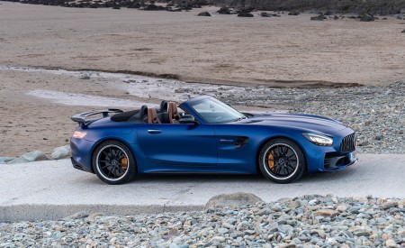 2020 Mercedes-AMG GT R Roadster (UK-Spec) Front Three-Quarter Wallpapers 450x275 (71)