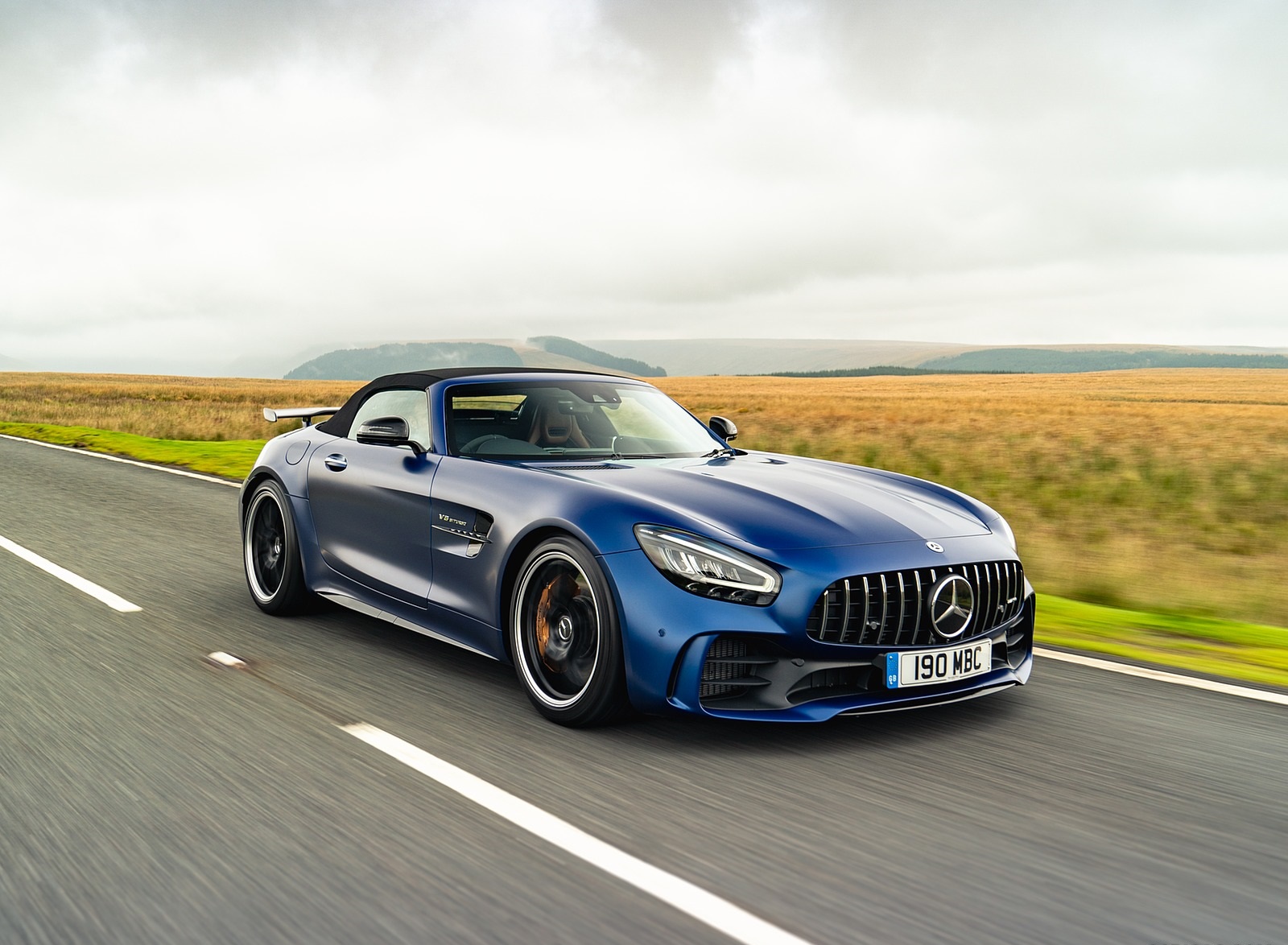 2020 Mercedes-AMG GT R Roadster (UK-Spec) Front Three-Quarter Wallpapers (3)