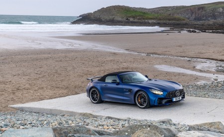 2020 Mercedes-AMG GT R Roadster (UK-Spec) Front Three-Quarter Wallpapers 450x275 (72)