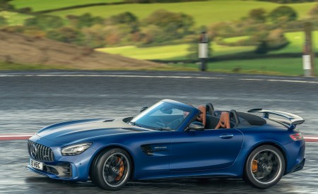 2020 Mercedes-AMG GT R Roadster (UK-Spec) Front Three-Quarter Wallpapers 450x275 (39)