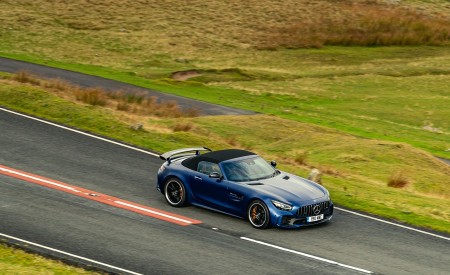 2020 Mercedes-AMG GT R Roadster (UK-Spec) Front Three-Quarter Wallpapers 450x275 (36)