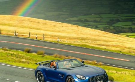 2020 Mercedes-AMG GT R Roadster (UK-Spec) Front Three-Quarter Wallpapers 450x275 (17)