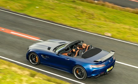 2020 Mercedes-AMG GT R Roadster (UK-Spec) Rear Three-Quarter Wallpapers 450x275 (18)