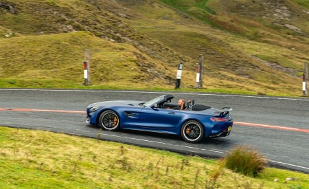 2020 Mercedes-AMG GT R Roadster (UK-Spec) Rear Three-Quarter Wallpapers 450x275 (34)