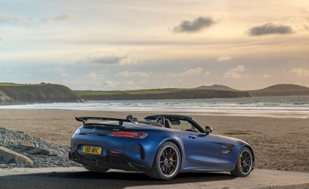 2020 Mercedes-AMG GT R Roadster (UK-Spec) Rear Three-Quarter Wallpapers 450x275 (65)