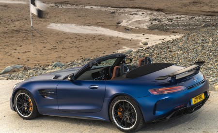 2020 Mercedes-AMG GT R Roadster (UK-Spec) Rear Three-Quarter Wallpapers 450x275 (66)