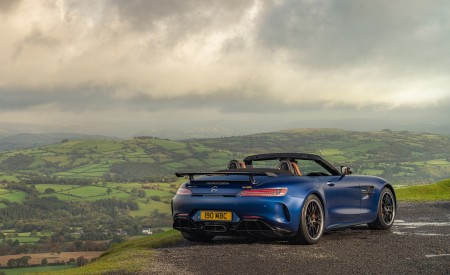 2020 Mercedes-AMG GT R Roadster (UK-Spec) Rear Three-Quarter Wallpapers 450x275 (53)