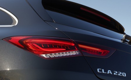 2020 Mercedes-Benz CLA 220 Shooting Brake (UK-Spec) Tail Light Wallpapers 450x275 (31)