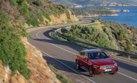 2020 Mercedes-Benz GLC 300 Coupe 4MATIC (Color: Designo Hyacinth Red Metallic) Front Three-Quarter Wallpapers 450x275 (69)