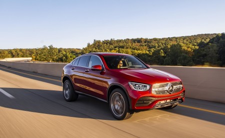2020 Mercedes-Benz GLC 300 Coupe (US-Spec) Front Three-Quarter Wallpapers 450x275 (7)