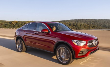 2020 Mercedes-Benz GLC 300 Coupe (US-Spec) Front Three-Quarter Wallpapers 450x275 (5)