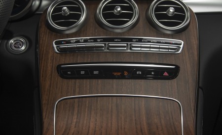 2020 Mercedes-Benz GLC 300 (US-Spec) Interior Detail Wallpapers 450x275 (29)