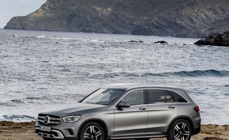 2020 Mercedes-Benz GLC (Color: Designo Selenite Grey Magno) Front Three-Quarter Wallpapers 450x275 (52)