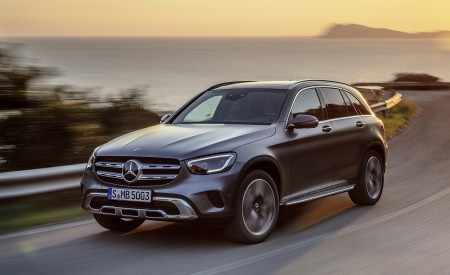 2020 Mercedes-Benz GLC (Color: Designo Selenite Grey Magno) Front Three-Quarter Wallpapers 450x275 (39)