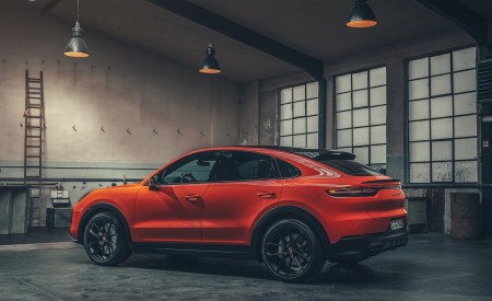 2020 Porsche Cayenne Coupe Rear Three-Quarter Wallpapers 450x275 (193)